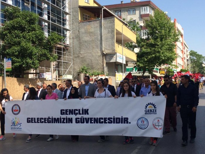 ATAMIZIN İZİNDEYİZ