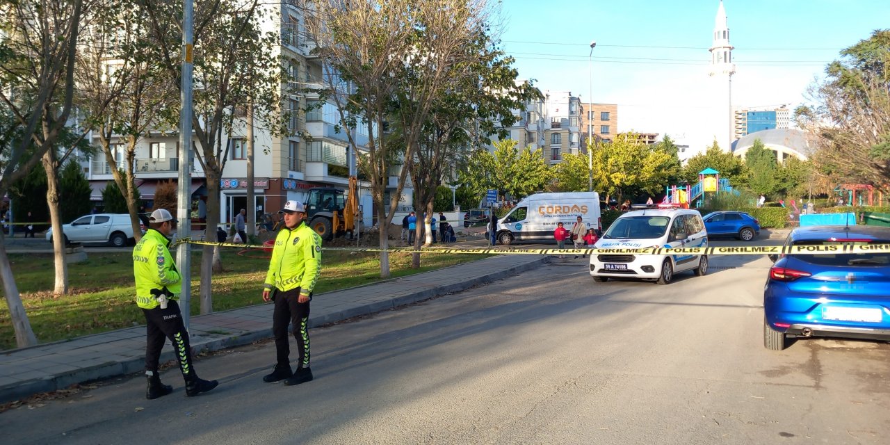 Kazı yapan kepçe doğalgaz borusunu patlattı