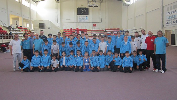 Minik Boksörler formlarını koruyor