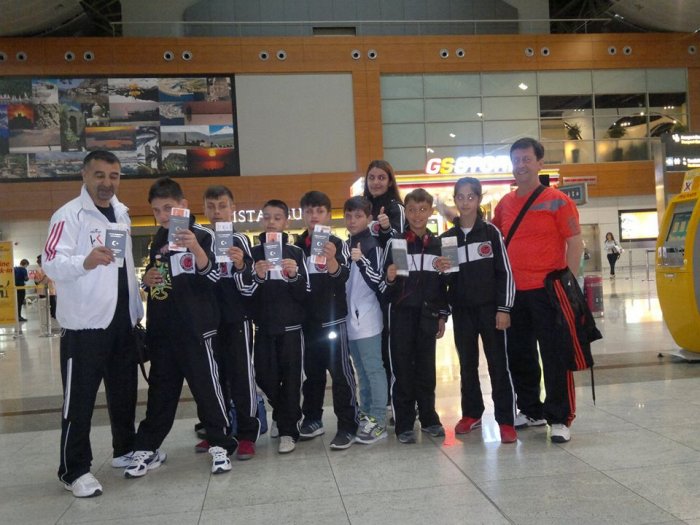 Şamdanlar İsviçre’de!