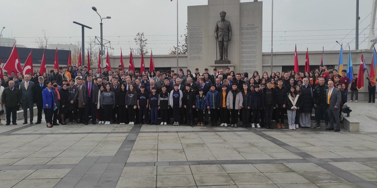 Kocaeli'de Öğretmenler Günü kutlandı