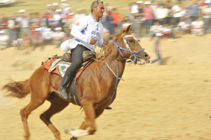 DARICA ATA SPORUNA SAHiP ÇIKTI