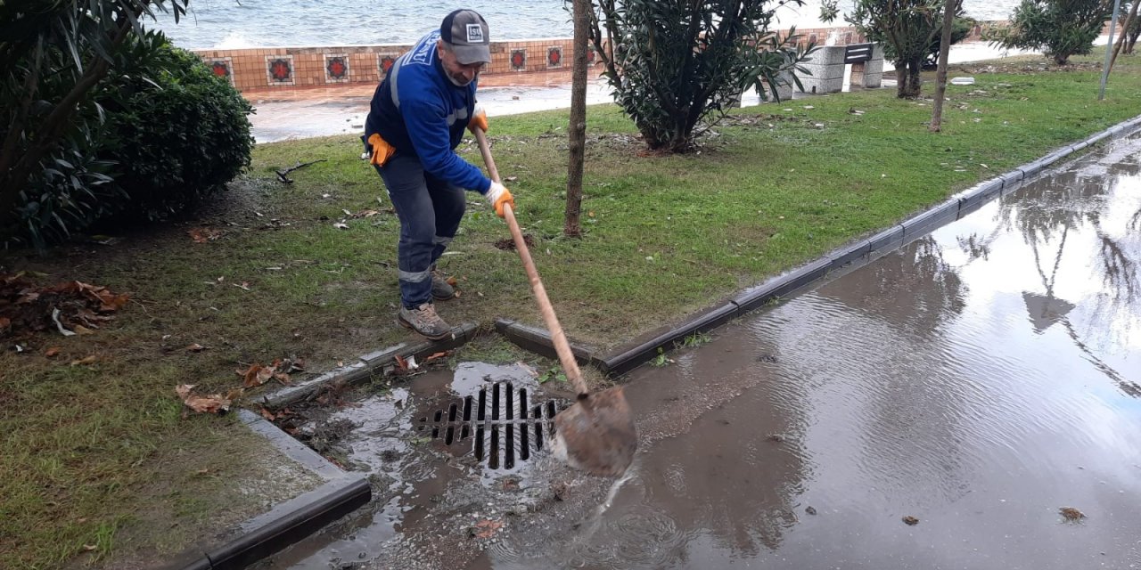 İSU su baskınlarına anında müdahale etti