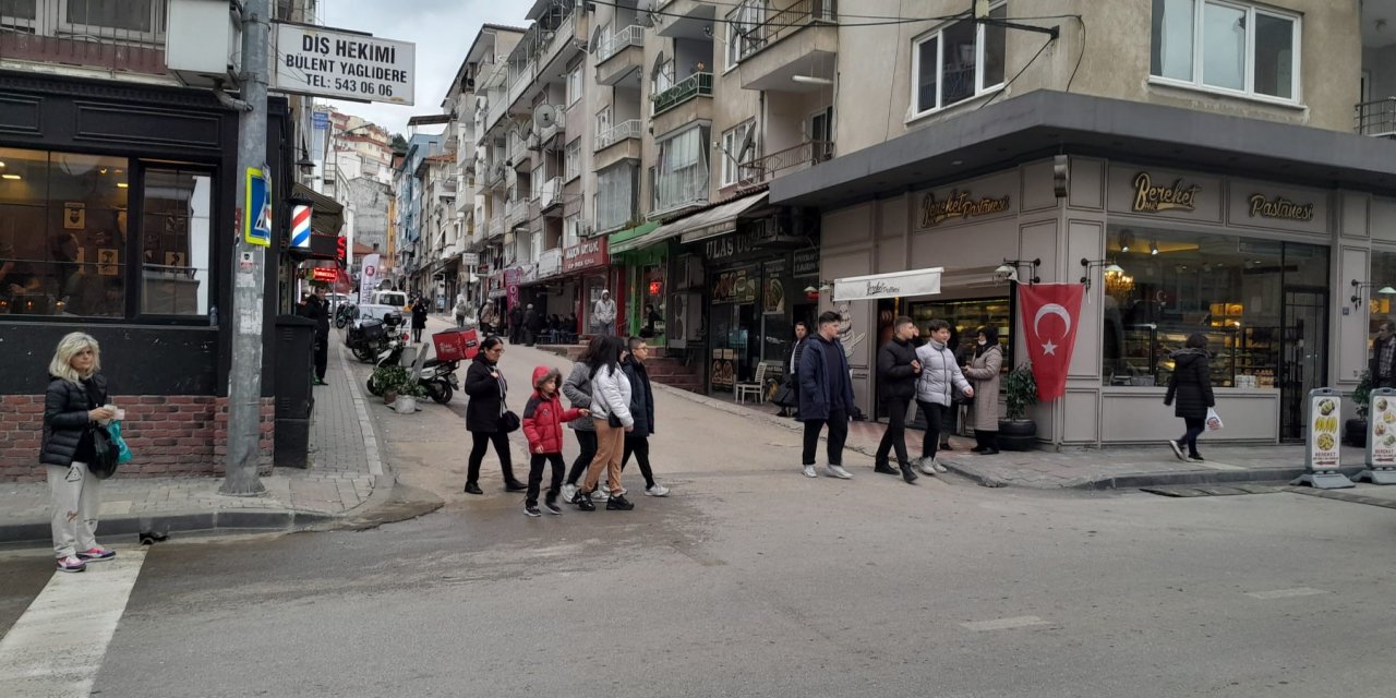 Depremin merkezinde büyük panik