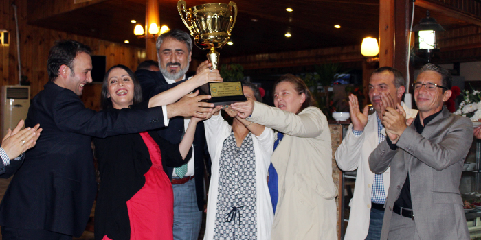 Kirazpınar şampiyonluğu kutladı