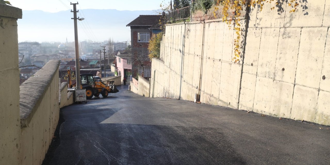 20 yıldır bekledikleri asfalta kavuştular