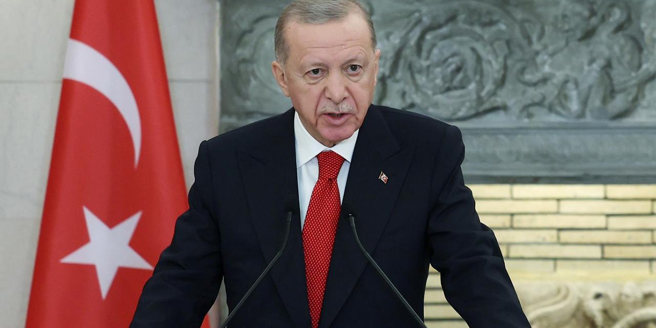 Cumhurbaşkanı Erdoğan, AK Parti İl Başkanlığı’ndan ayrıldı