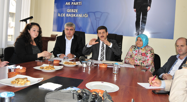 Civelek, her zamanki gibi muhalefete çattı