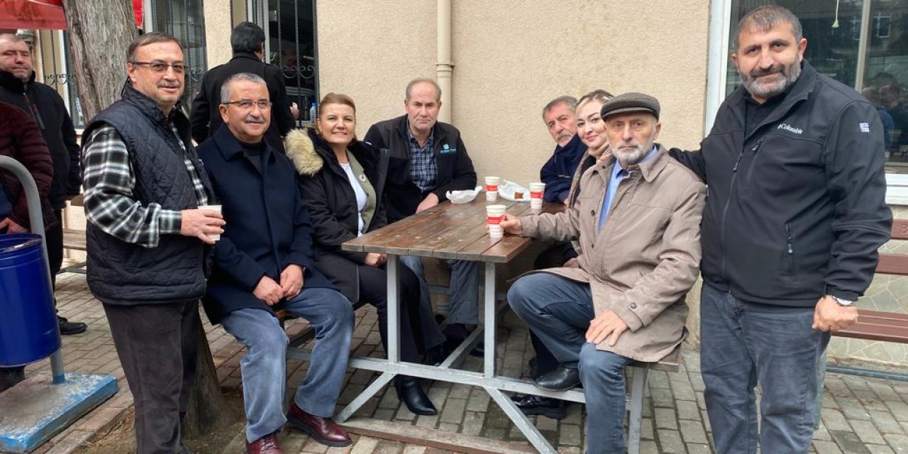 Camii cemaatiyle bir araya geldi