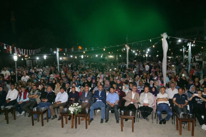 Meydanda Eşref Ziya konseri