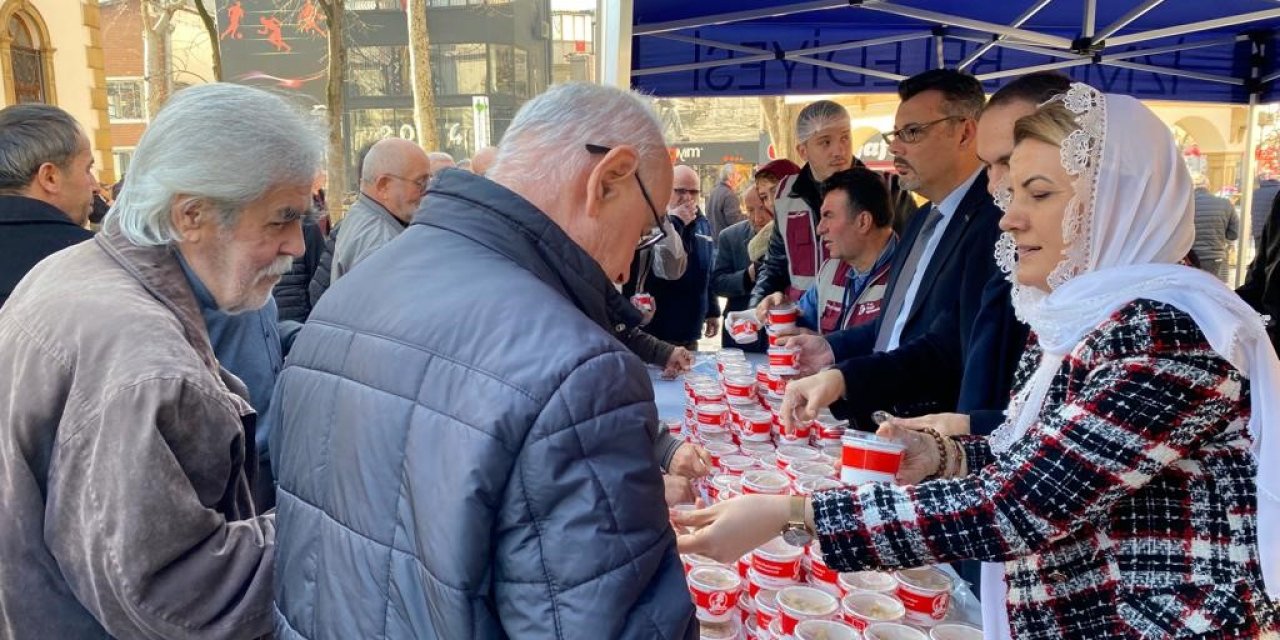 İzmit Belediyesi 12 şehit için Mevlid-i Şerif okuttu