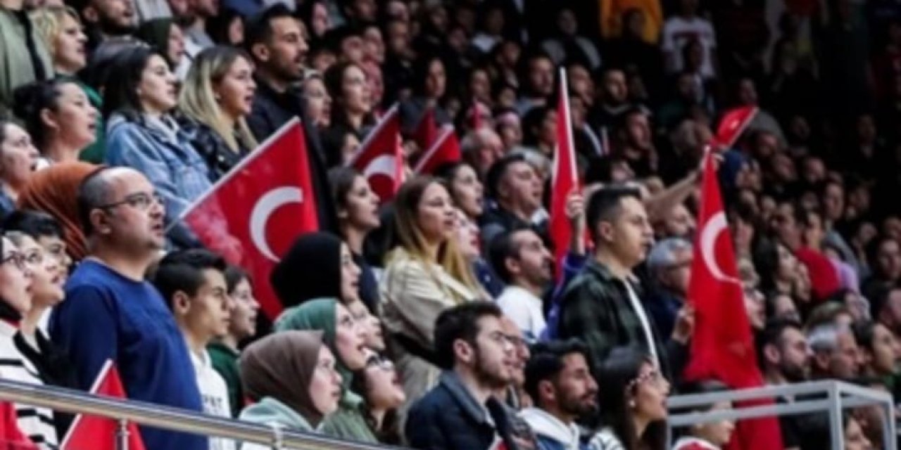 İzmit Belediyespor'dan  Türk Bayraklı çağrı
