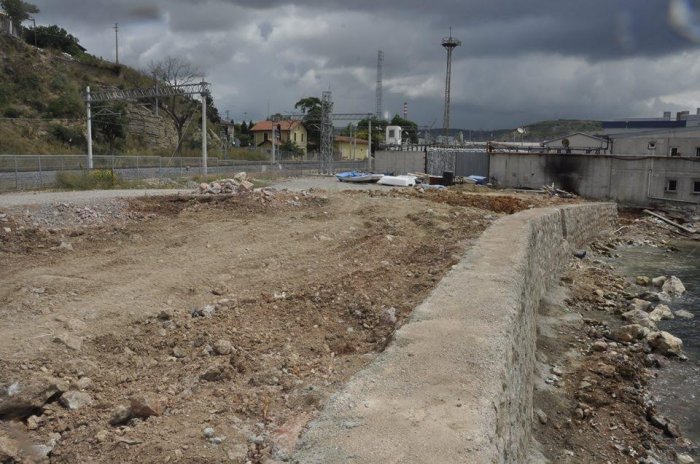 Balıkçı barınağının yapımına başlandı