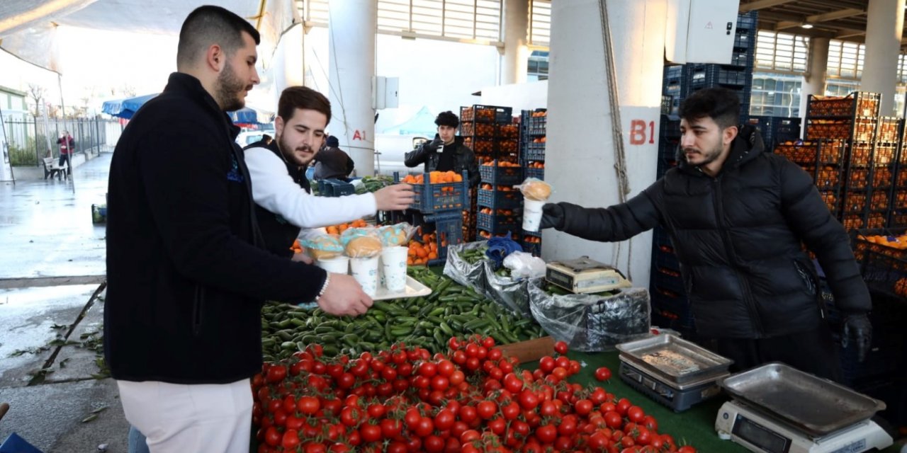 Pazarcı esnafına çorba ikramı