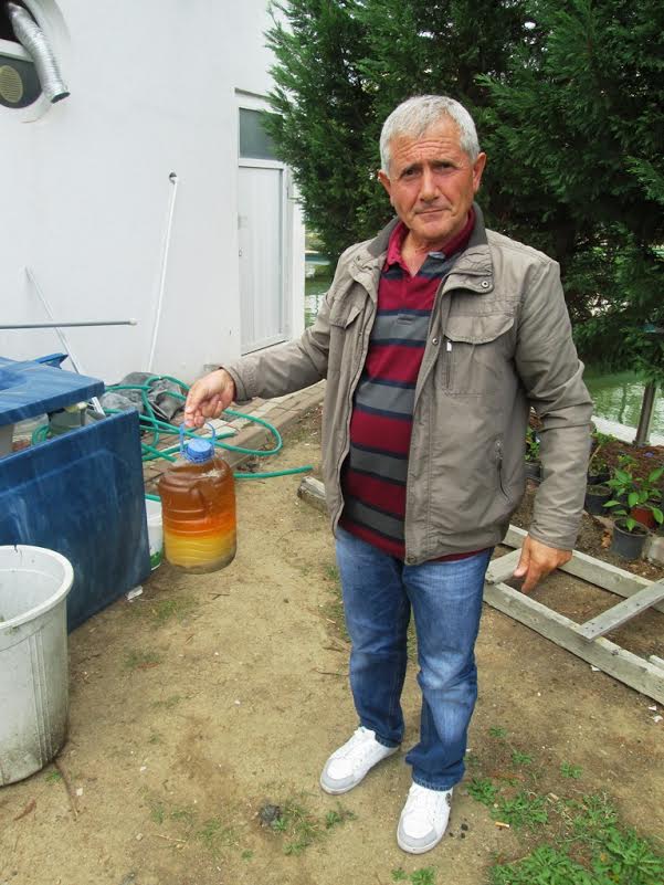 Kızartmalık yağları asla dökmeyin!