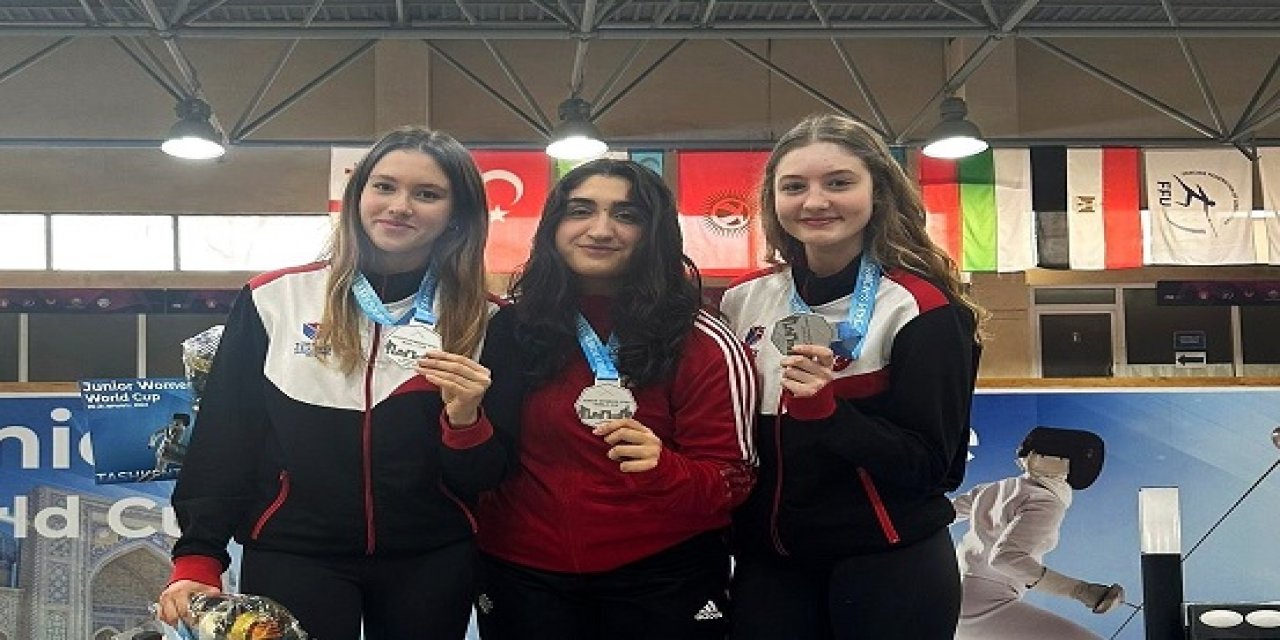 Genç Kadınlar Epe Takımı Taşkent’te gümüş madalya kazandı