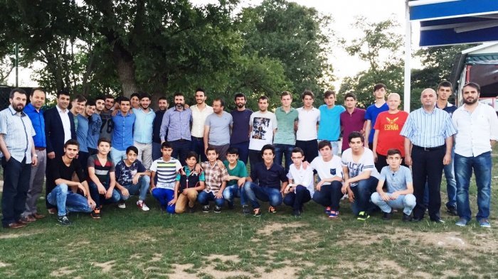 ÇAYIROVA GENÇLER İFTARDA BİR ARAYA GELDİ
