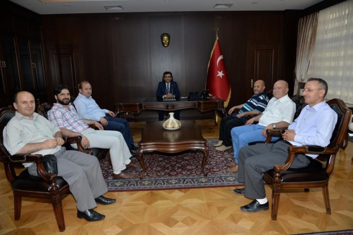 Gümüşhaneliler Vali Güzeloğlu’nu ziyaret etti