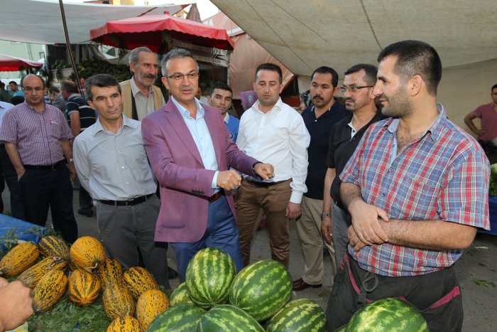 Köşker Beylikbağı pazarında