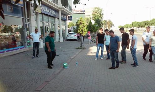 Fırsat bulan film peşinde..