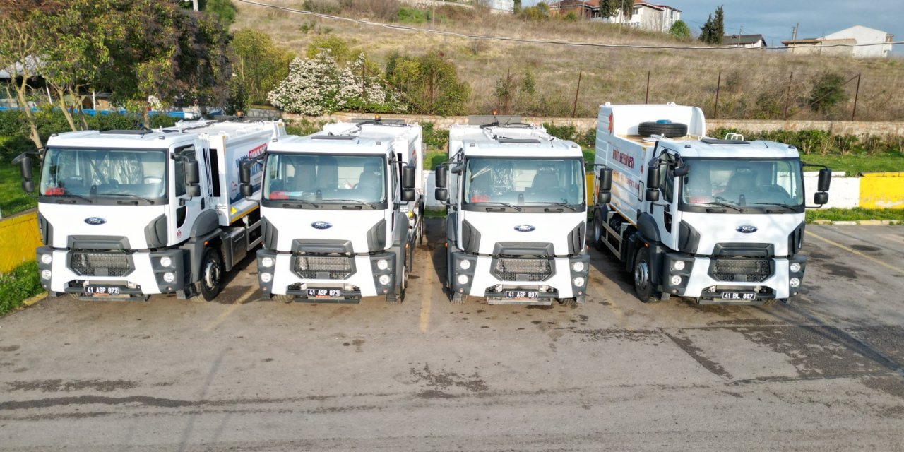 İzmit Belediyesi'nden 3 yeni çöp kamyonu daha