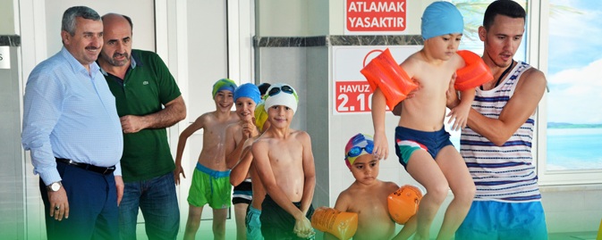 YÜZME HAVUZUNA AKIN VAR