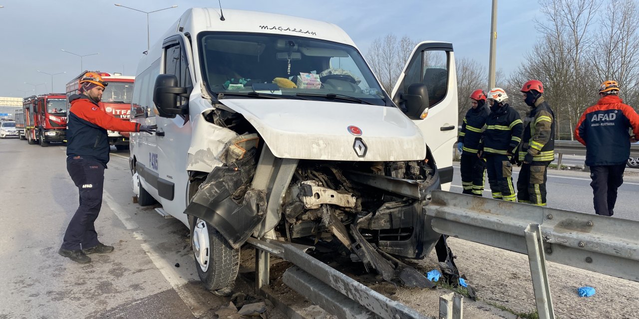 Kocaeli'de kaza: Sürücünün bacağı koptu