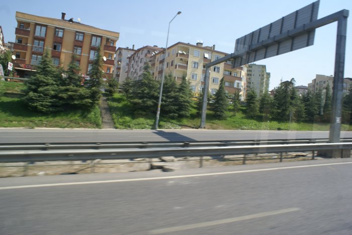 Develi Durağı üst geçit istiyor!