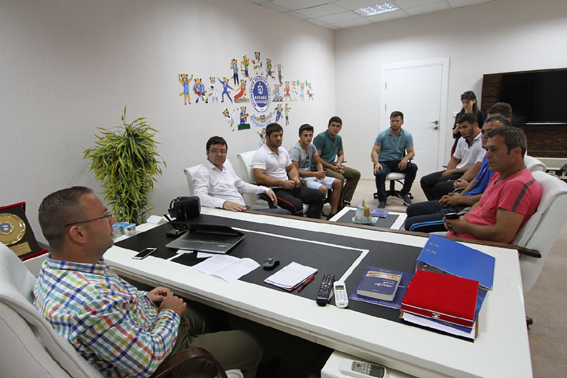 Kırkpınar’da Kürsü Yapan Güreşçiler Yücel’i Ziyaret Etti