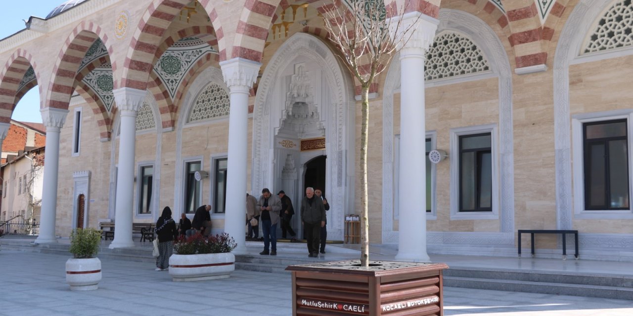Paşa Cami meydanına estetik dokunuş