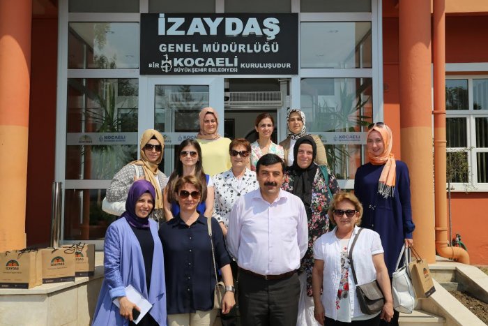 AK Parti İl kadın kolları İZAYDAŞ’ı ziyaret etti