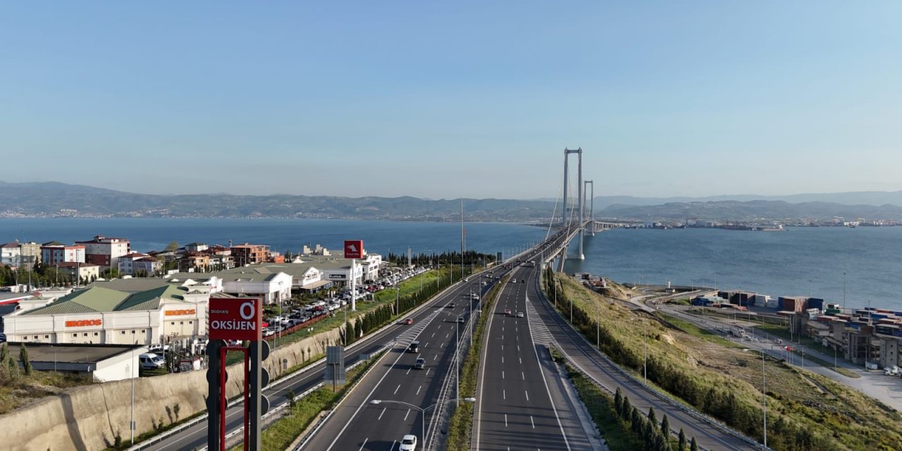 Osmangazi Köprüsü'nde Trafik Rekoru: Bir Günde 117 Bin Araç Geçti!