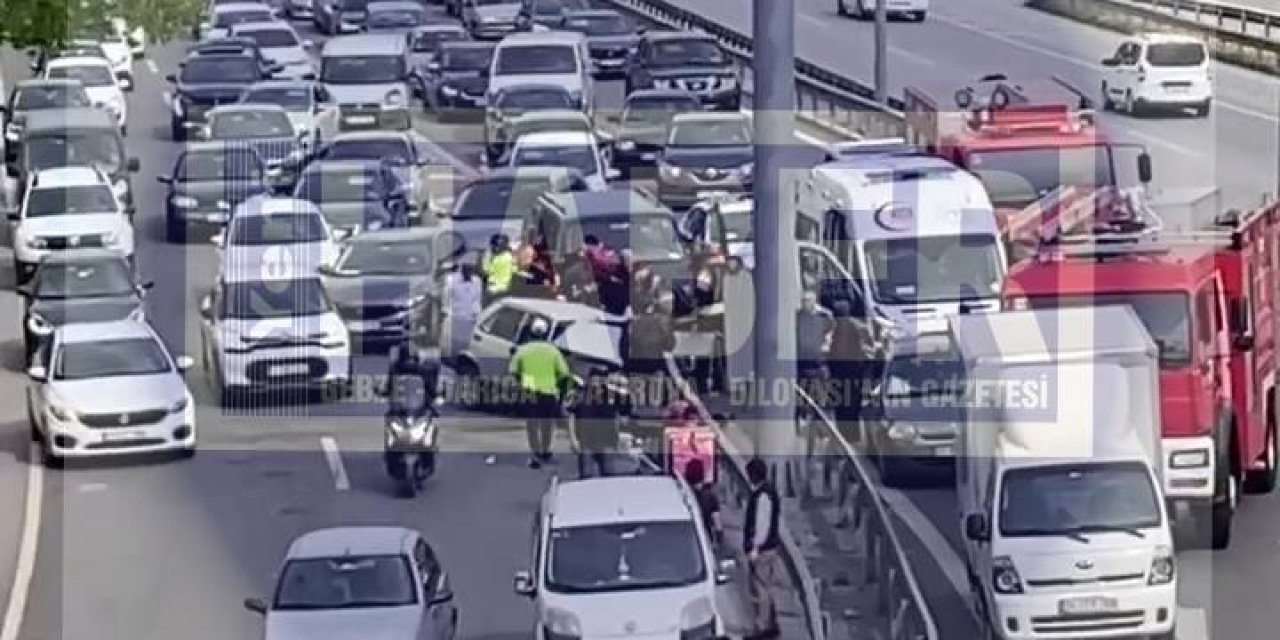 Kontrolden Çıkan Araç Bariyerlere Saplandı: İzmit'te 1 ölümlü kaza
