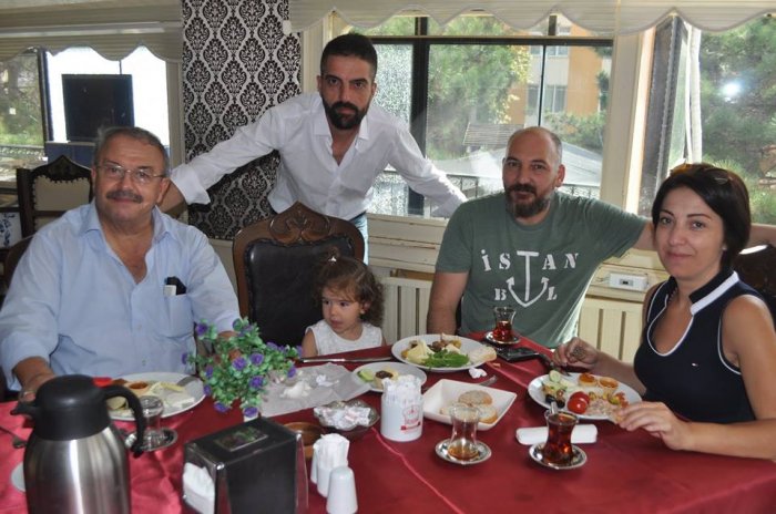 ÇINARALTI TAKIMI KAHVALTIDA AĞIRLADI