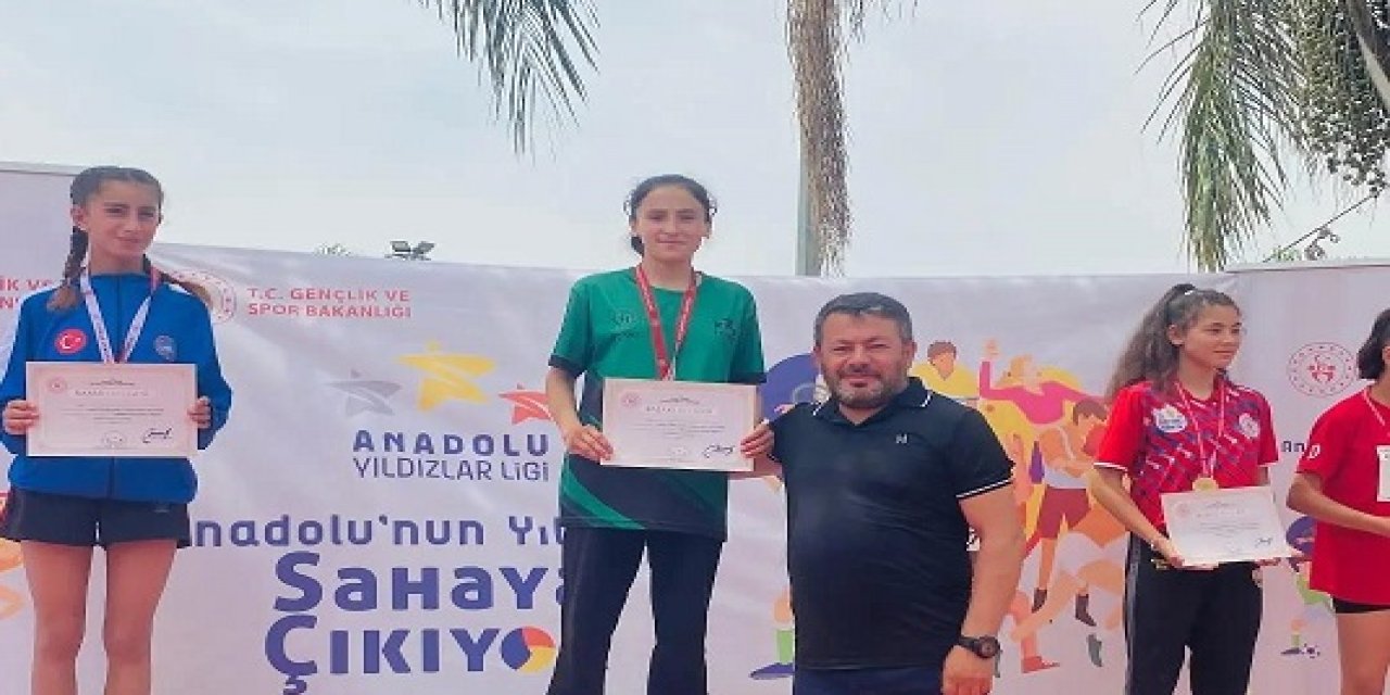 Körfezli Melek atletizmde Türkiye şampiyonu oldu
