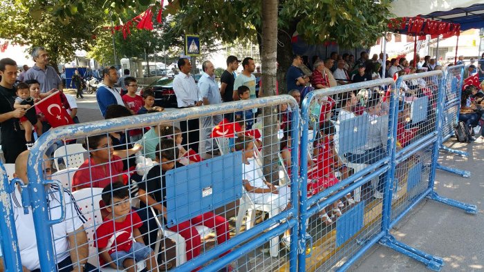 Hürriyet’ten barikat tepkisi!