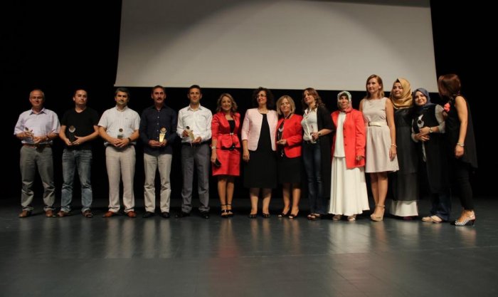 İyilik yapanlara teşekkür plaketi