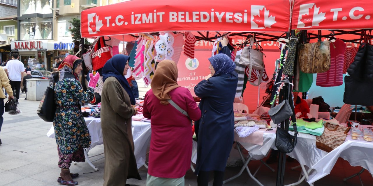 İZMİT BELEDİYESİ Stantlarla toplumsal farkındalık yaratıyor