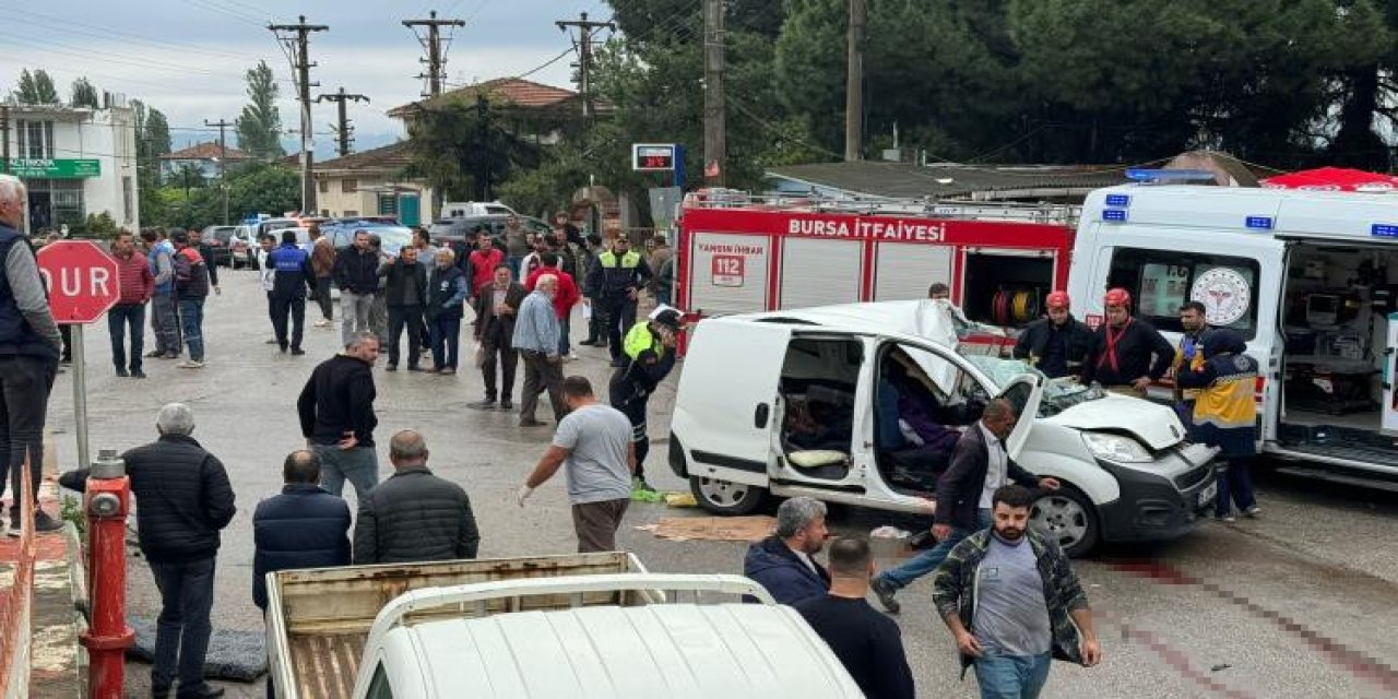 Kahreden kaza: 3 ölü 4 yaralı