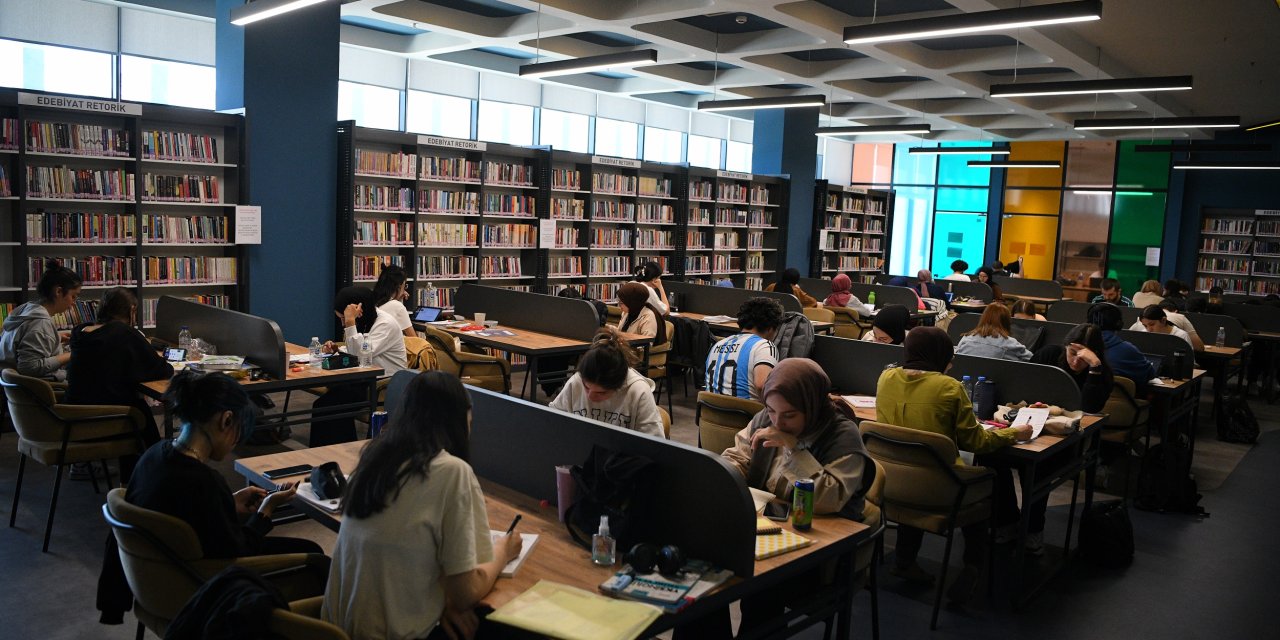 Kitap kahvelerde sınav maratonu sürüyor