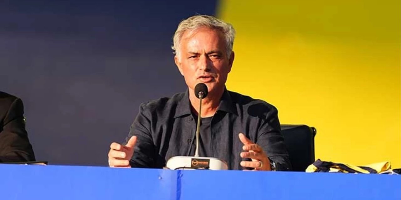 Jose Mourinho resmen Fenerbahçe'de