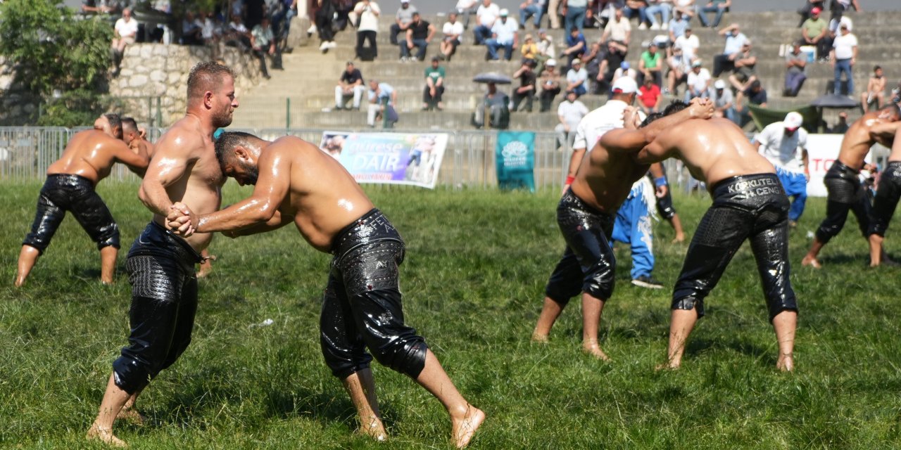 Pehlivanlar er meydanına çıktı