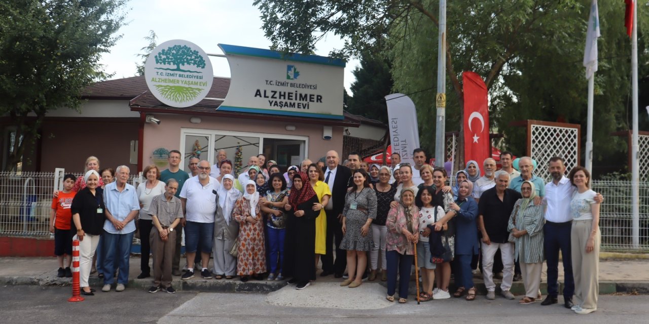 Alzheimer Yaşam Evi 3 yaşında