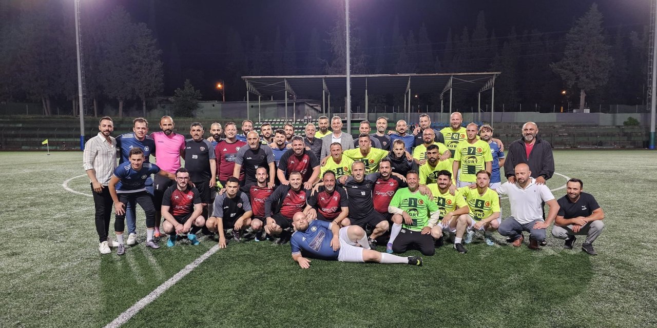 Gölcük Belediyesi 12. Birimler Arası Futbol Turnuvasında şampiyon Gençlik Spor