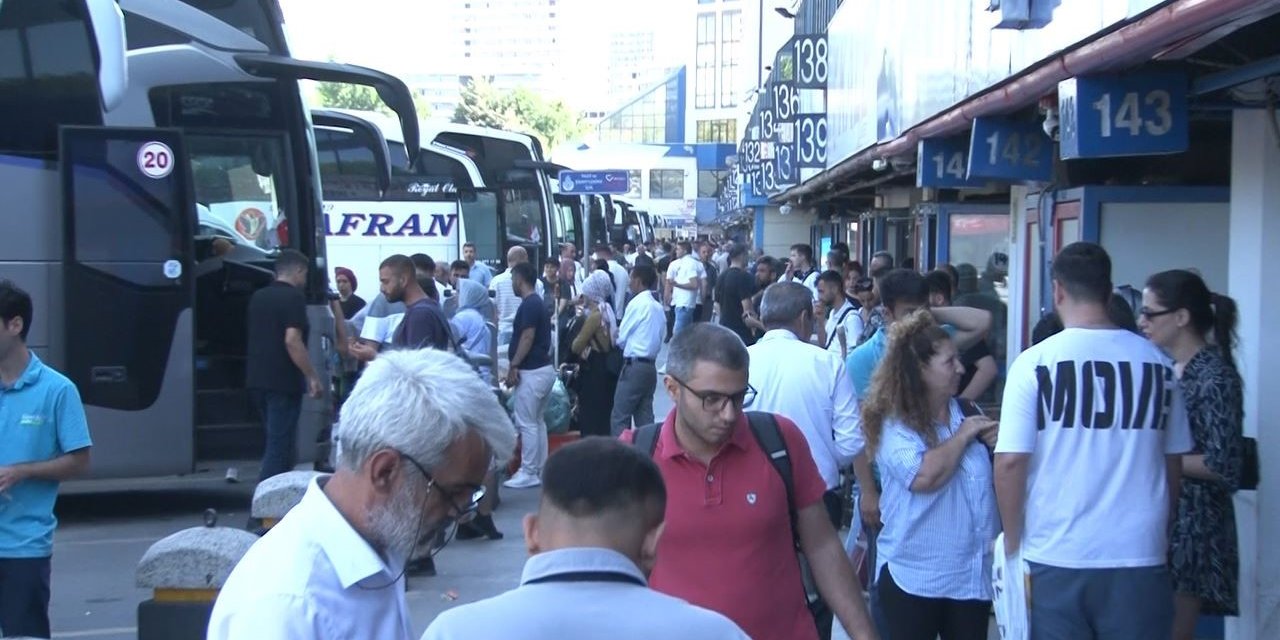 15 Temmuz Demokrasi Otogarı'nda bayram dönüşü yoğunluğu