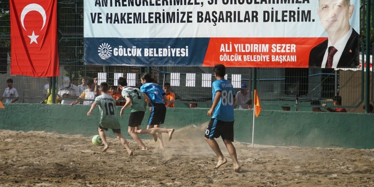 Gölcük’te Kum Futbolu Kayıtlar Başladı