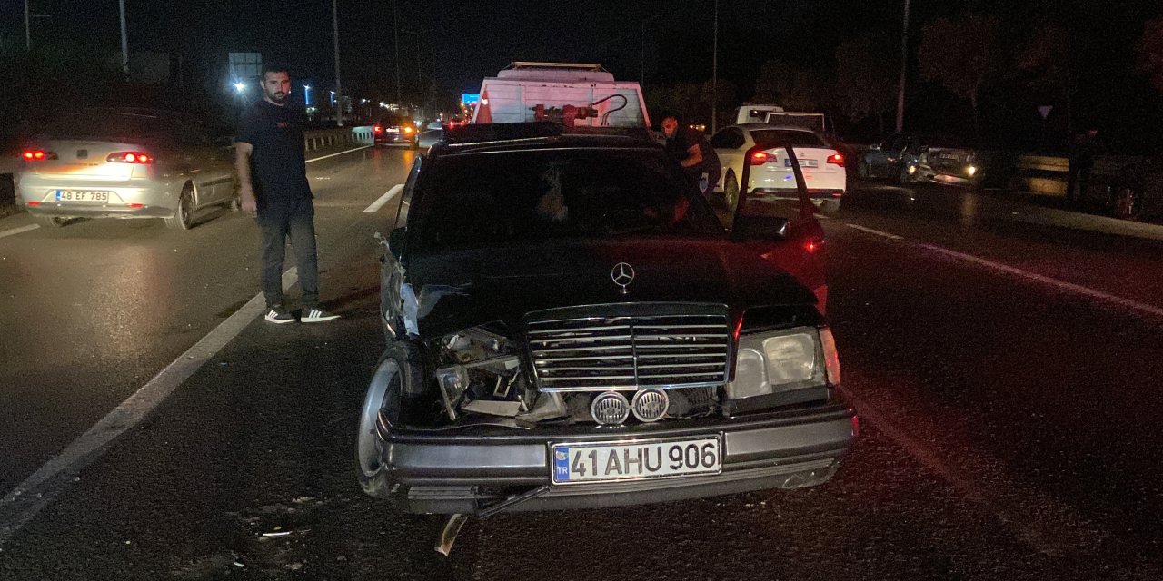 Kocaeli'de zincirleme trafik kazası: 2 yaralı