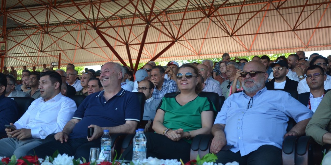 Kocaelili pehlivanları desteklemek için Edirne'ye gitti