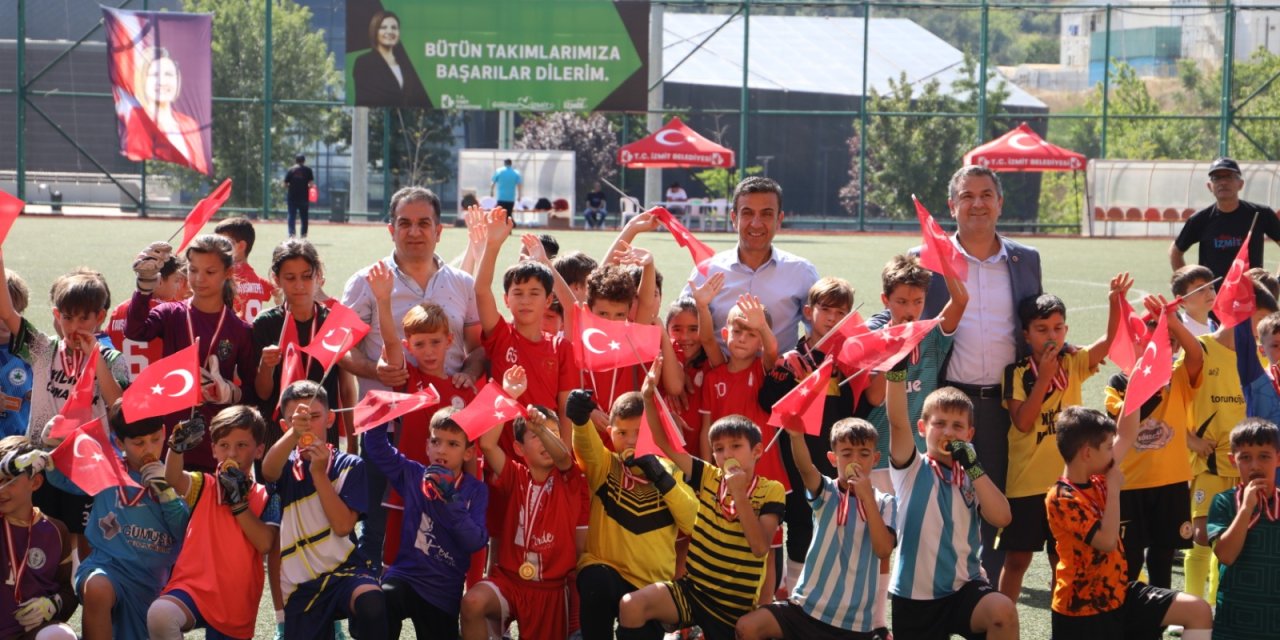 Minikler turnuvada kıyasıya mücadele etti
