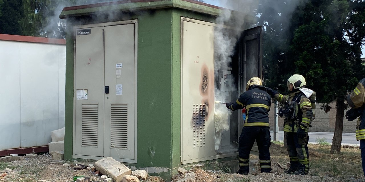 Yangın mahalleyi elektriksiz bıraktı